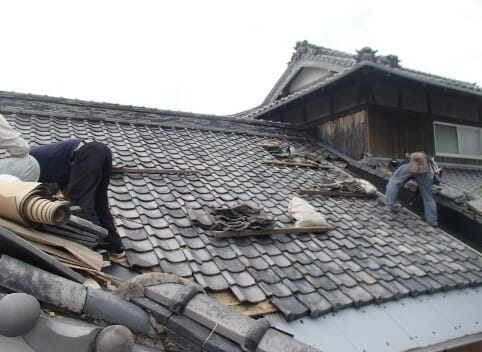 屋根改修工事 東温市 愛媛県松山市の外壁塗装 屋根塗装は信頼と実績のリフォームストアへ