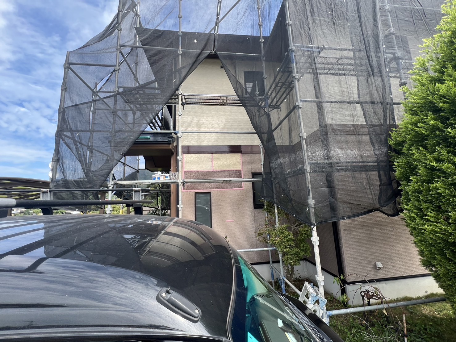 外壁塗装　カラーシュミレーション　試し塗り