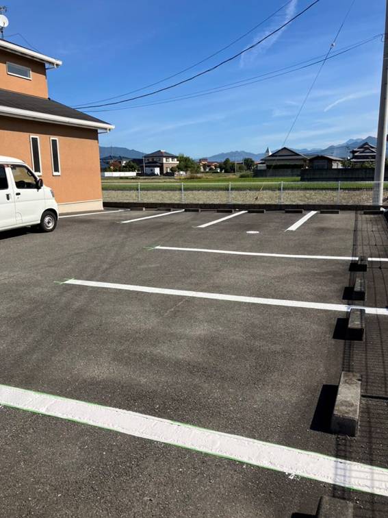 駐車場ライン引き