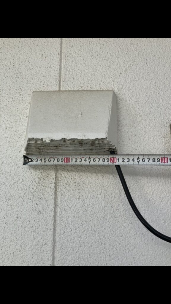 外壁　換気口交換