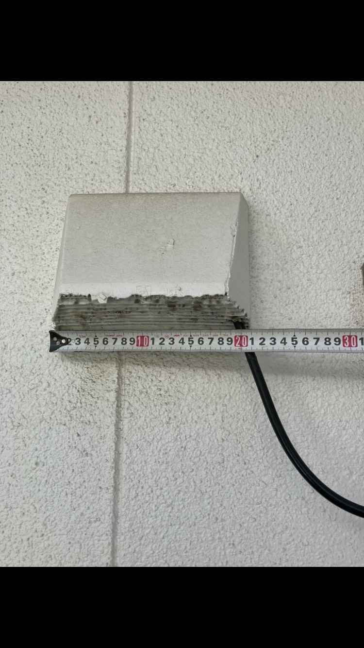 外壁　換気口交換