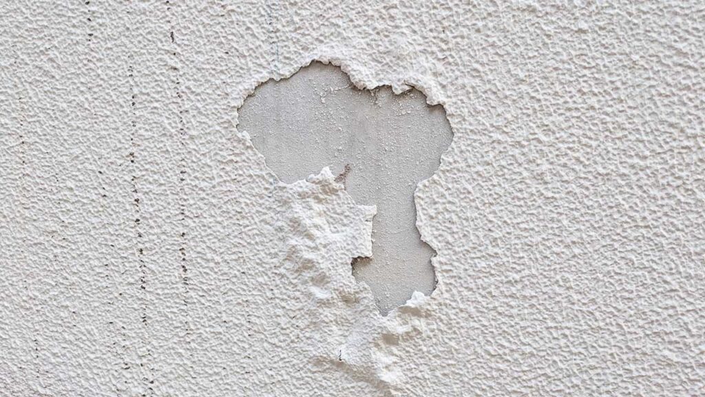 外壁が剥がれた画像