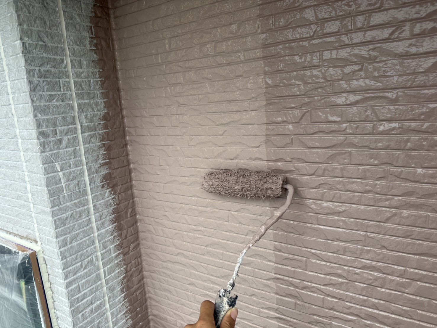 外壁塗装　下塗り、中塗り、上塗り