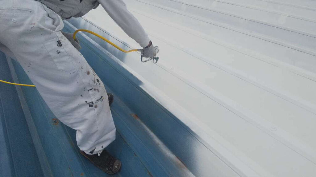 屋根の吹き付け塗装の画像