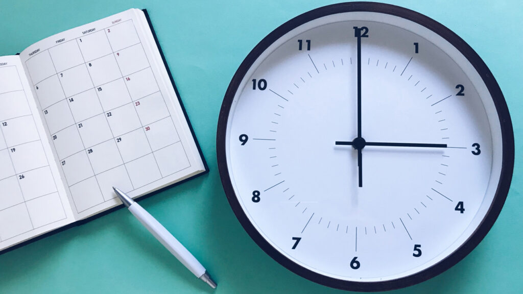 時計とカレンダーの画像