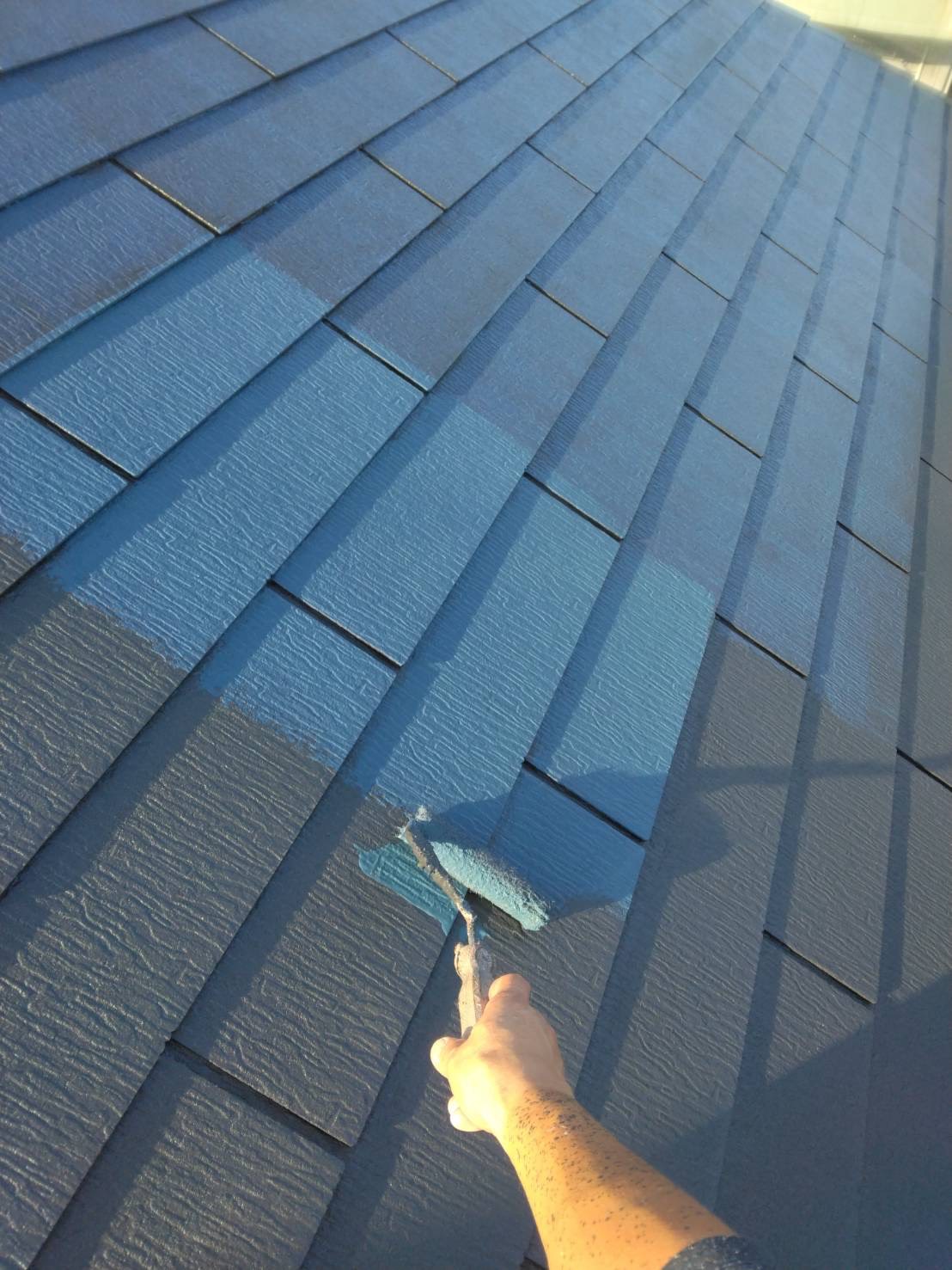 屋根、外壁塗装 屋根下地処理 割れや欠け、脆弱状態の屋根 すべて補修、補強してから塗装