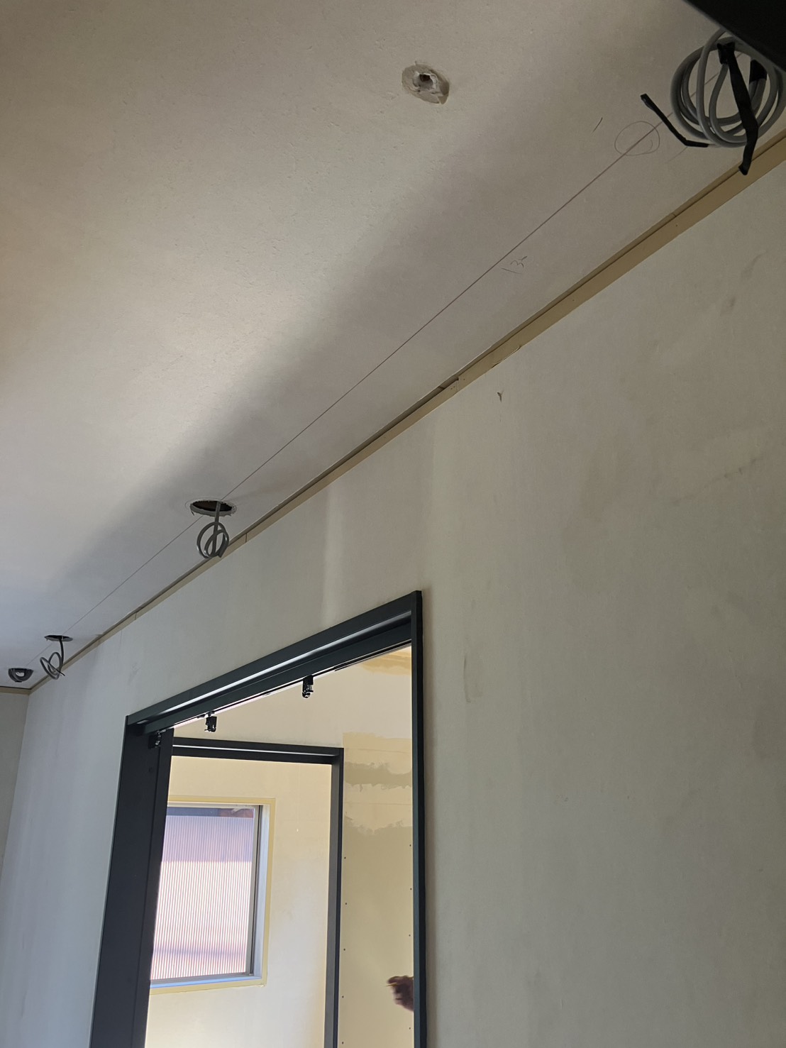 リビング・廊下　ダウンライト　配線工事