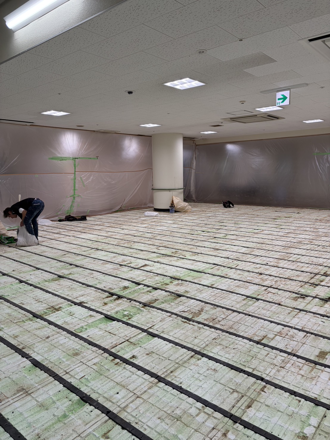 大規模修繕 床張り替え工事