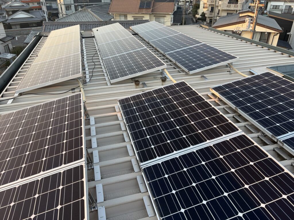 セキスイハイムの家①屋根外壁塗装　太陽光パネル脱着して折半屋根塗装