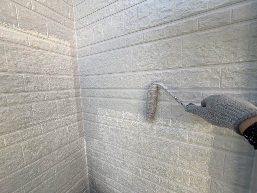 外壁塗装　中塗り