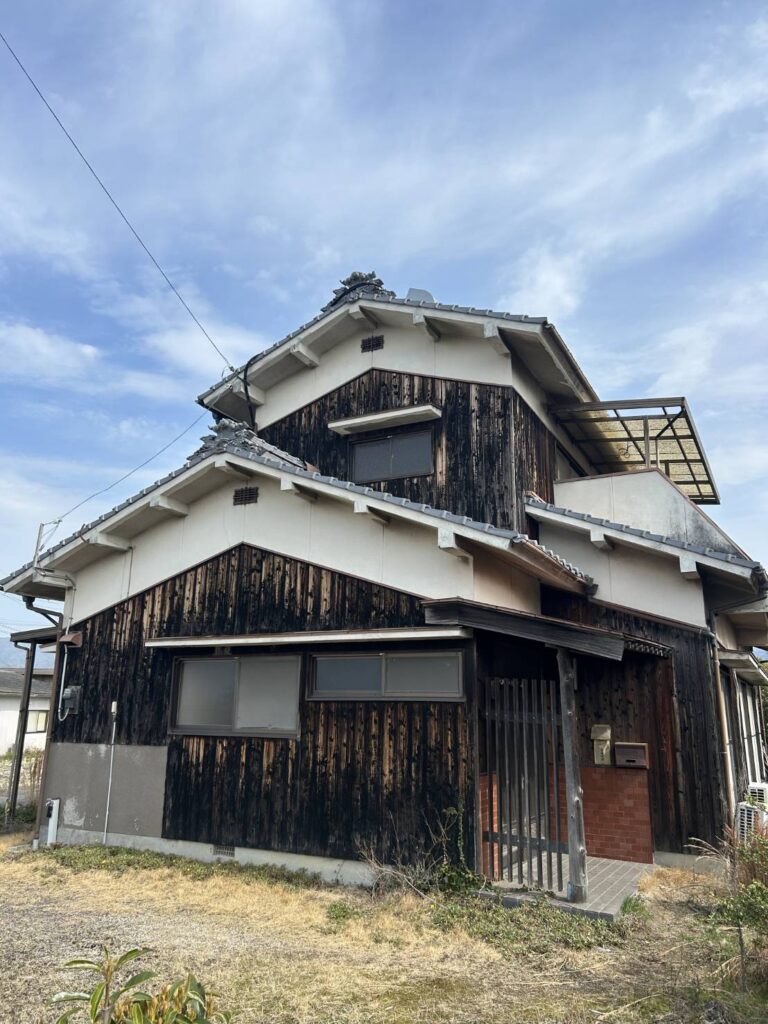 焼杉張り替え　ビフォーアフター　透湿防水シートも新設